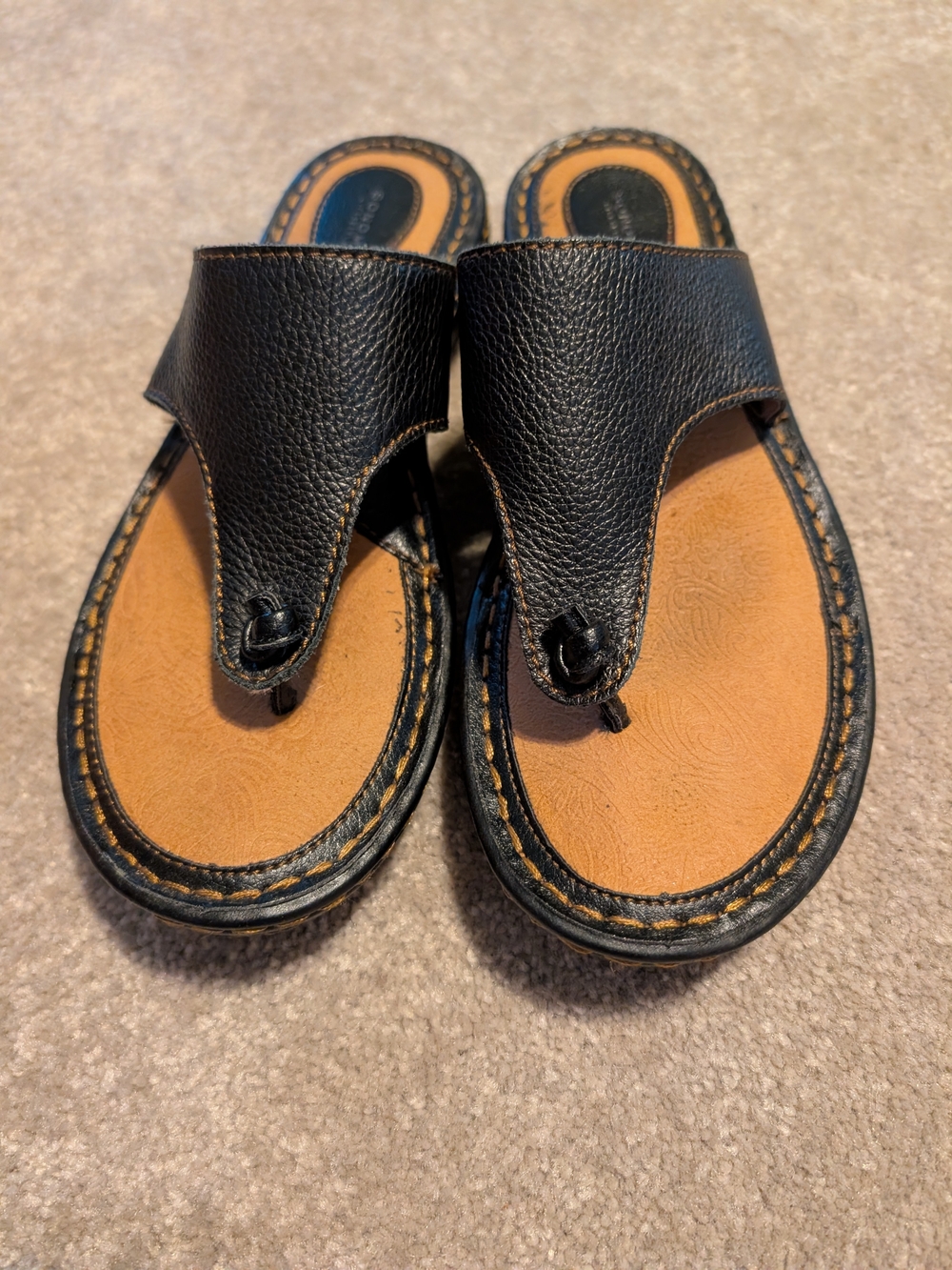 Women's Sonoma Size 7 Black Leather Toe-Post Sandals with Tan Footbed